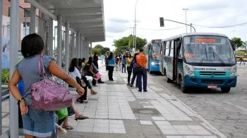 Ônibus do município de Vitória – Ponto de ônibus