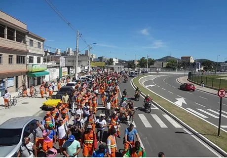 Acordo põe fim à greve dos garis e lixo volta a ser recolhido em Vila Velha