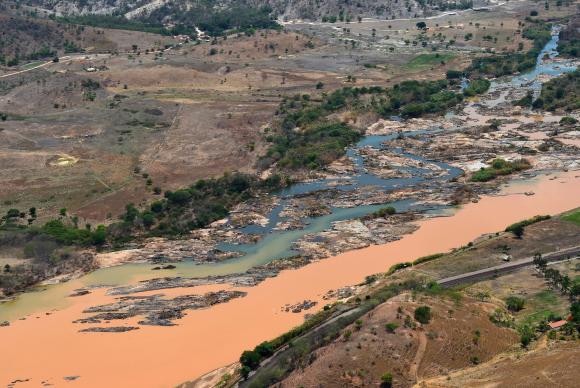 Vale nega adulteração de dados sobre lama em barragem