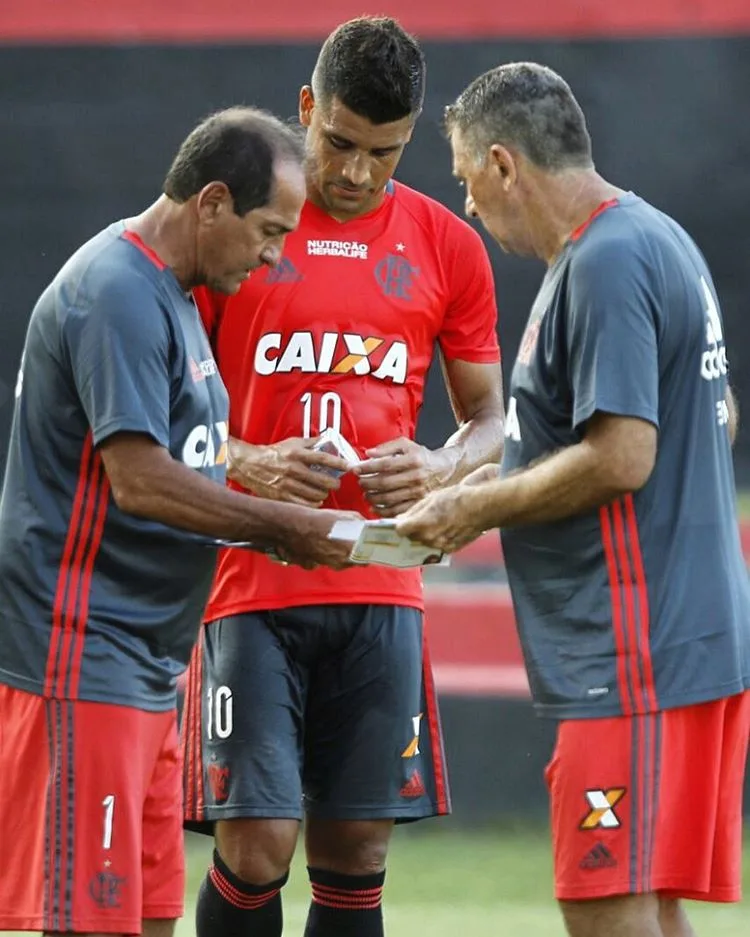 Contra vexame de eliminação precoce, Flamengo pega Confiança na Copa do Brasil