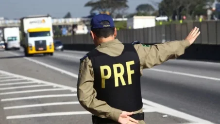 Grave acidente entre ônibus e carro mata criança e duas pessoas na BR-101, em Guarapari