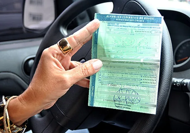 Atenção motoristas! Licenciamento de 2016 vence em setembro. Veja a tabela!