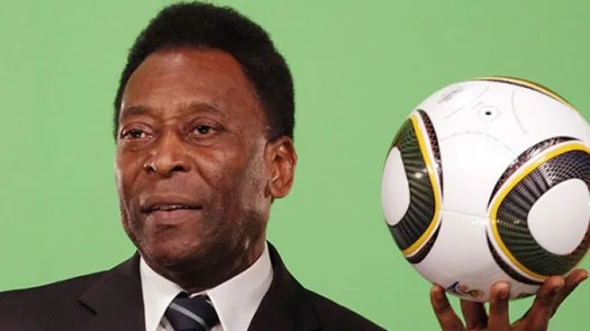 Quanto era o salário de Pelé como jogador? Veja e compare valores