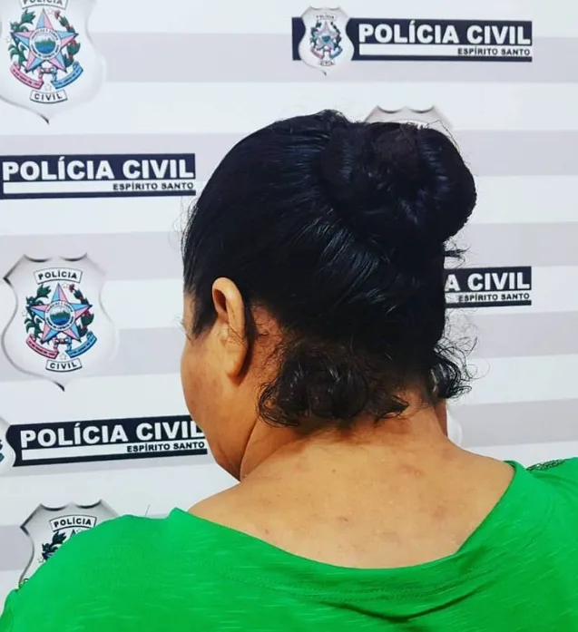 Mãe que queimava o corpo e boca do filho de quatro anos é presa em Vitória