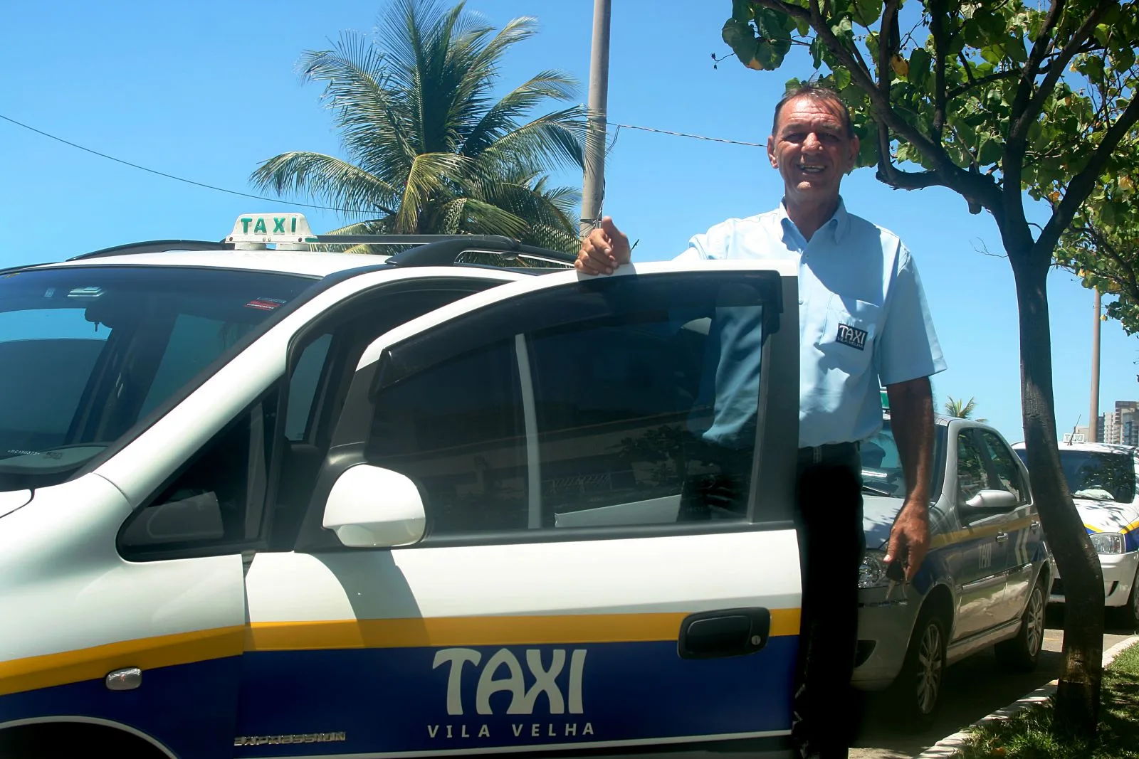 Abertas inscrições para sorteio de vagas em pontos de táxi em shopping de Vila Velha