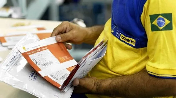 TST condena Correios a indenizar carteiro assaltado 13 vezes