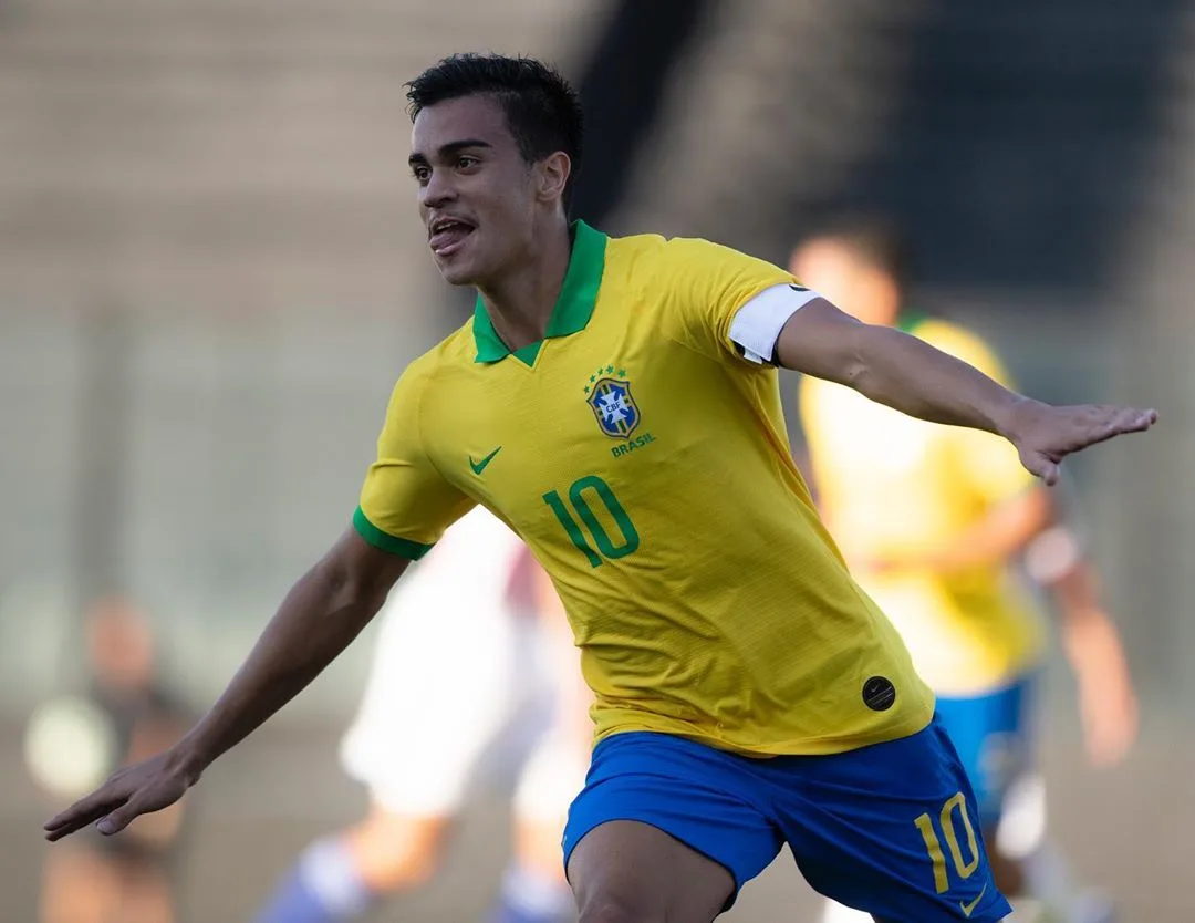 Com 2 gols de Reinier, Brasil bate Chile de virada em teste para o Mundial Sub-17