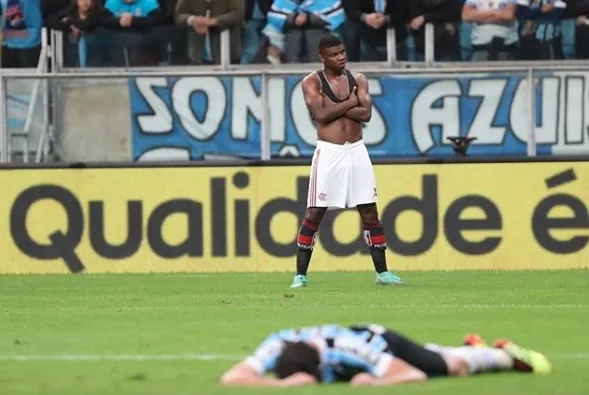 Flamengo empata no último lance contra o Grêmio, fora, no 1º jogo das quartas