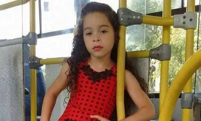 Menina de 7 anos morre após inalar desodorante em desafio realizado nas redes sociais