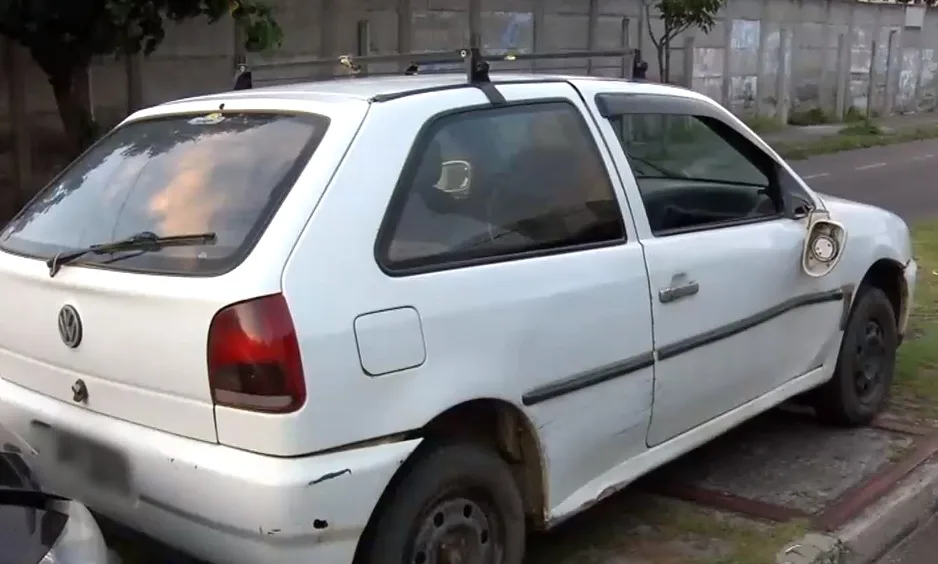 Suspeitos roubam carro, assaltam pedestres e trocam tiros com a PM em Vitória