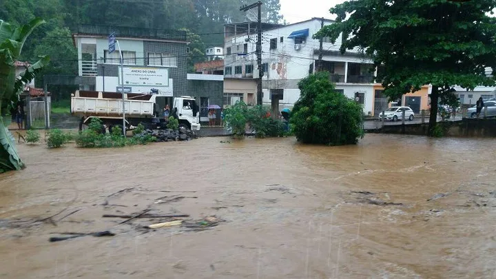 Municípios do sul do ES sofrem com chuvas registradas no fim de semana