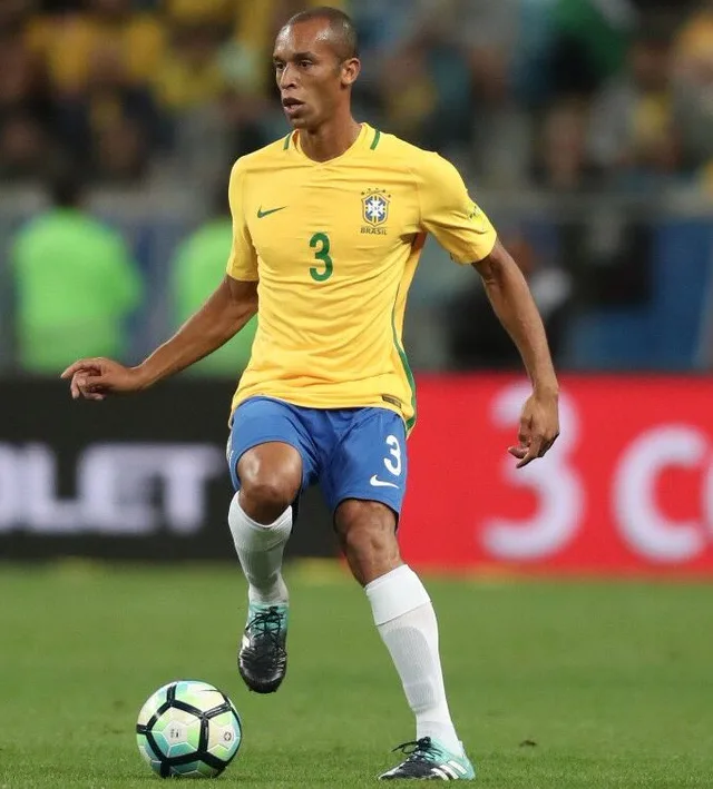 Miranda vai ser o capitão da seleção brasileira contra a Sérvia