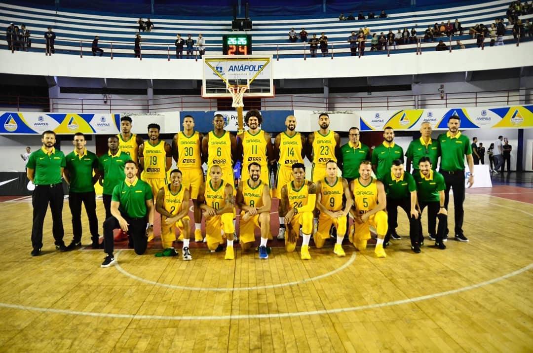 Seleção masculina de basquete atropela Uruguai no primeiro teste visando Mundial