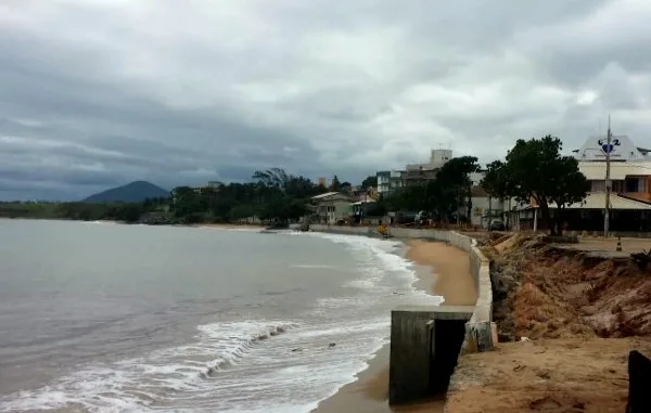 Praia de Meaípe é liberada após quase quatro meses de interdição