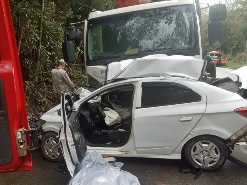 Motorista fica preso às ferragens e morre após acidente na BR-262