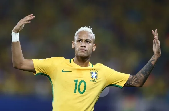 À espera de Neymar e mais oito, seleção só ficará completa na terça em São Paulo