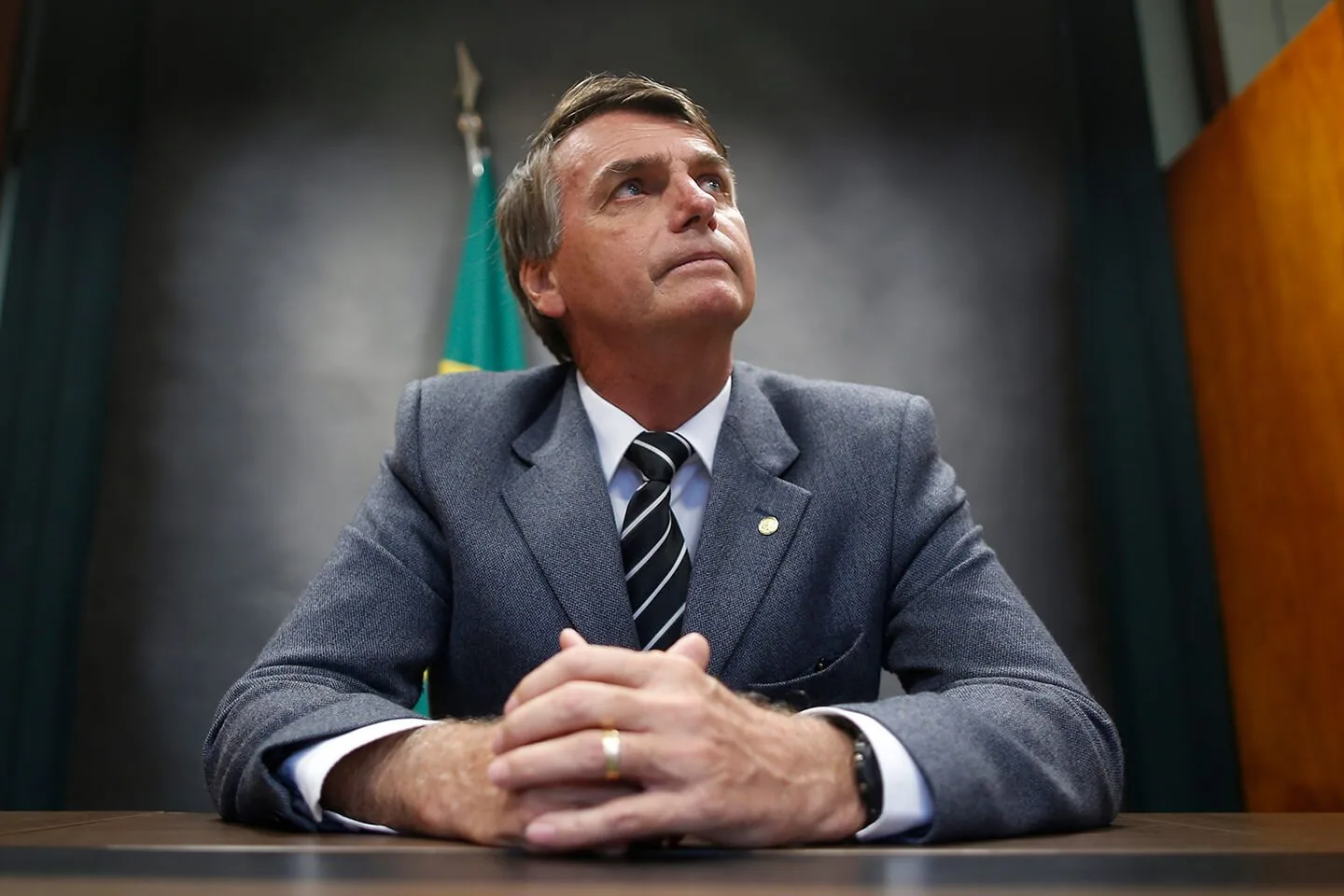 Bolsonaro recebe Ricardo Vélez após demissões no MEC