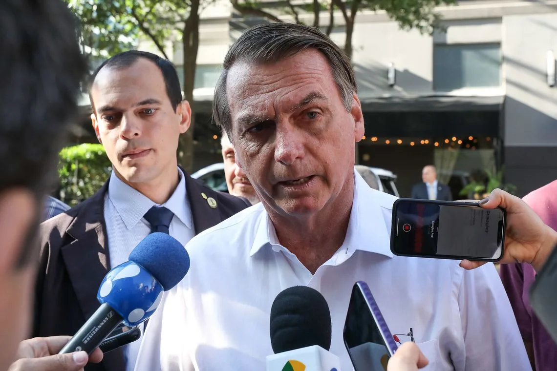 O presidente da República, Jair Bolsonaro, fala à imprensa em Dallas, no Texas (EUA).