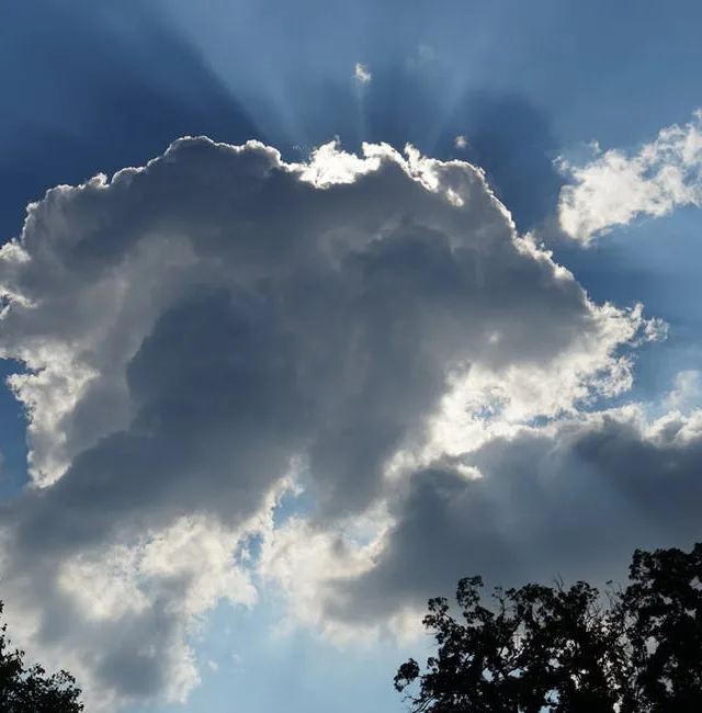 Feriadão começa com sol, mas tempo pode mudar, diz instituto