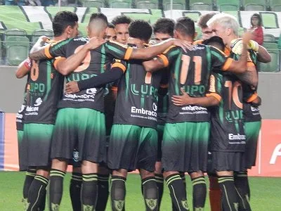 América-MG vence em casa e impede Santos de retomar a liderança do Brasileirão