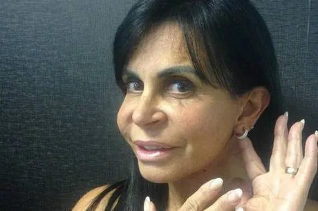 Gretchen gastou mais de R$ 500 mil em plásticas e fará mais: "O que cai, a gente levanta"