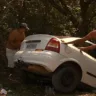 Criminosos roubam carro e veículo cai em barranco em Nova Almeida na Serra
