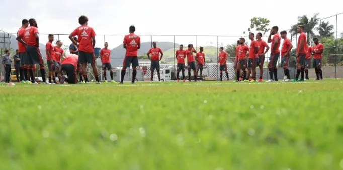 Flamengo diz que não jogará no Maracanã se 'entidades hostis' assumirem o estádio