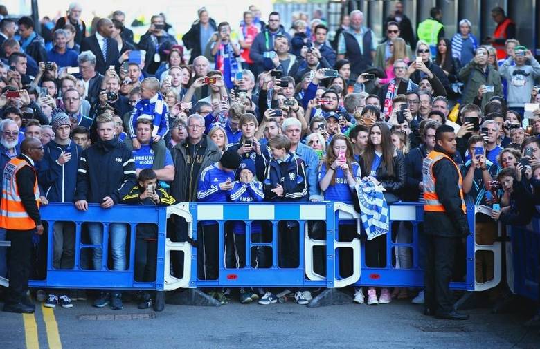 during the Barclays Premier League match between Chelsea and Arsenal at Stamford Bridge on October 4, 2014 in London, England.