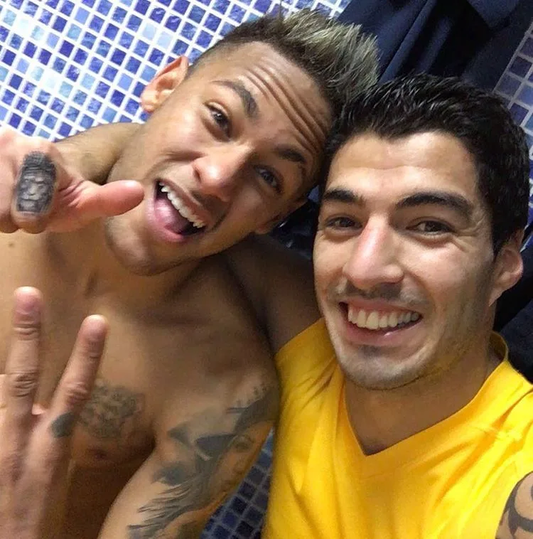 Luiz Suárez diz que apostou hambúrguer com Neymar