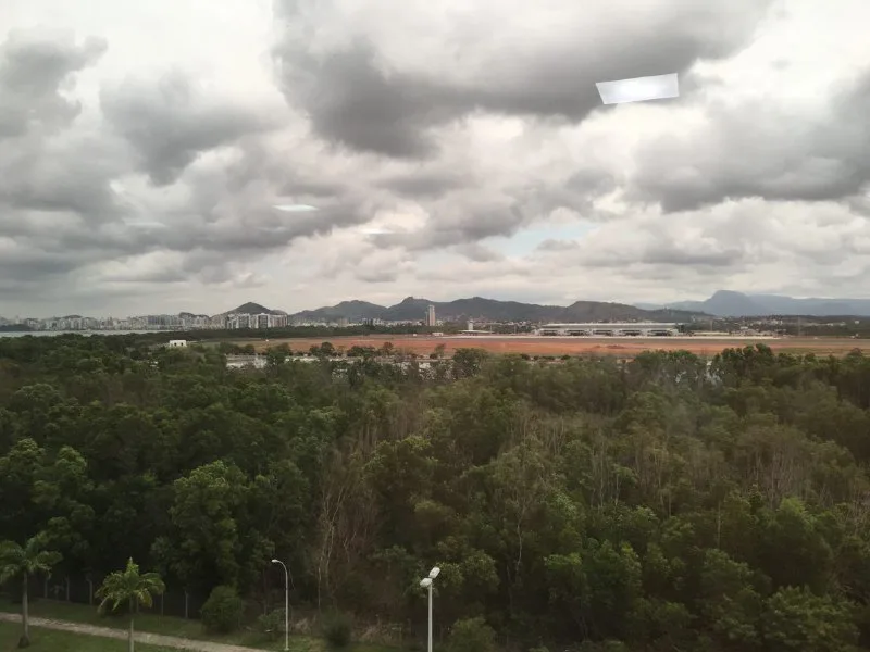 Aeroporto de Vitória registra voos atrasados devido a chuva intensa no ES