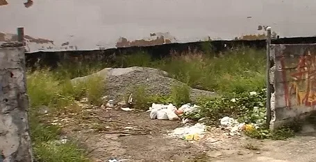 Morador em situação de rua é encontrado com ferimentos no Centro de Vila Velha