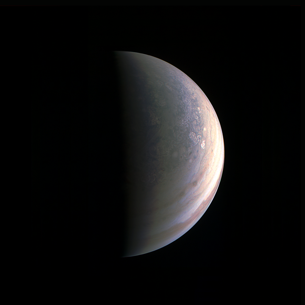 Sonda Juno transmite primeiras fotos dos polos de Júpiter