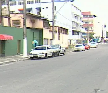 Homem é esfaqueado ao tentar acabar com confusão em frente a motel em Vila Velha