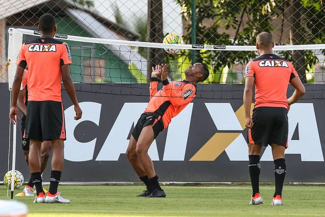 Com retorno de Robinho, Atlético-MG encara o Fluminense para reencontrar vitória