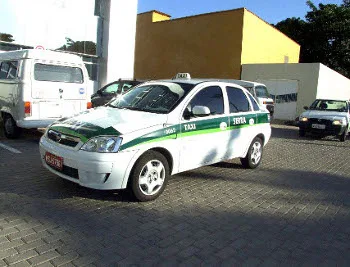 Taxistas da Serra querem fim da obrigatoriedade do botão do pânico