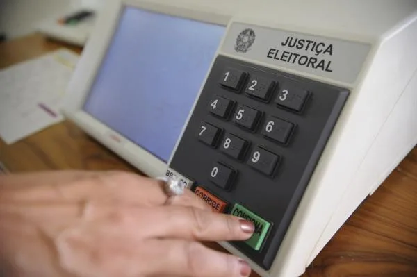 Testes para as eleições são realizados no Espírito Santo