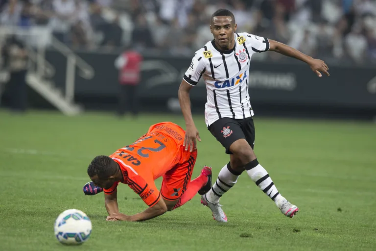 durante o jogo realizado esta noite na Arena Corinthians, entre Corinthians/SP x Sport/PE, valido pela 18a. rodada do Campeonato Brasileiro de 2015 Juiz: Luiz Flavio de Oliveira – Sao Paulo/Brasil – 12/08/2015. Foto: © Daniel Augusto Jr. / Ag. Corinthians