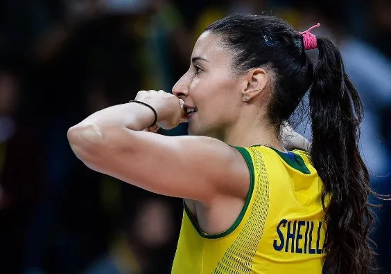 Seleção brasileira arrasa Coreia do Sul no vôlei feminino