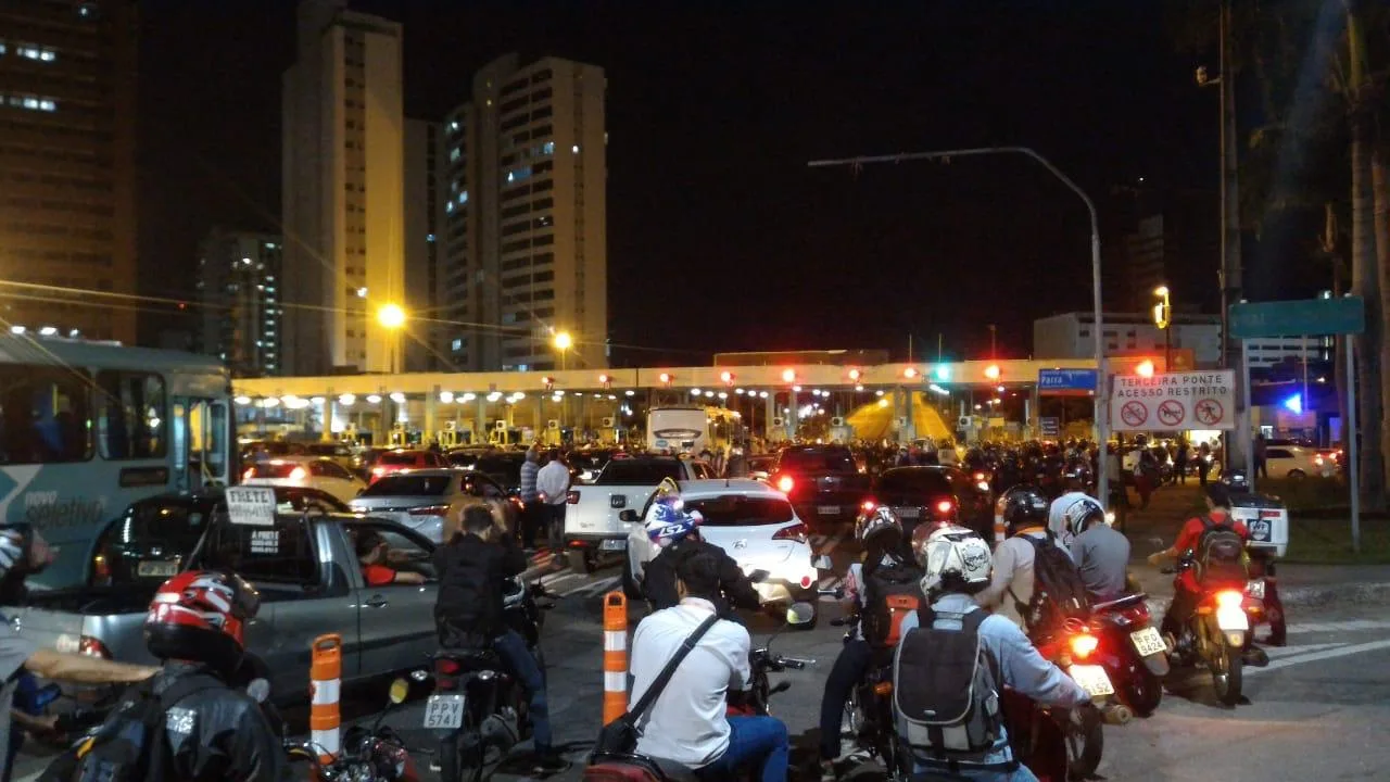 Polícia age ap´os motoristas tentarem furar bloqueio na Terceira Ponte