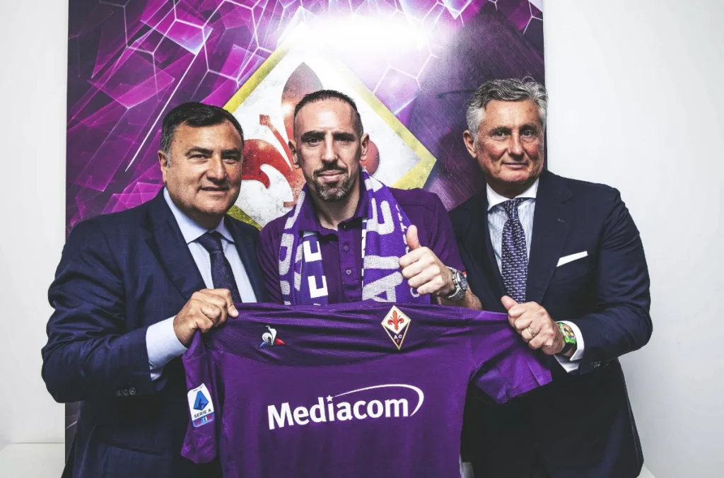 Após 12 temporadas no Bayern, Franck Ribéry assina com a Fiorentina por dois anos