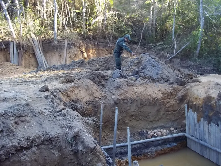 Garimpo clandestino é paralisado pela Polícia Ambiental em Domingos Martins