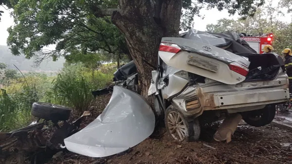 Corpo de jovem morta em acidente com o noivo será velado na Bahia