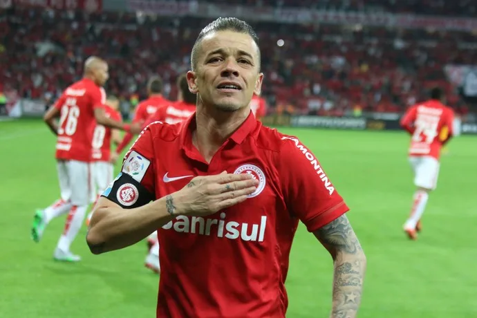 Contundido, D'Alessandro vai desfalcar o Inter contra o Paysandu