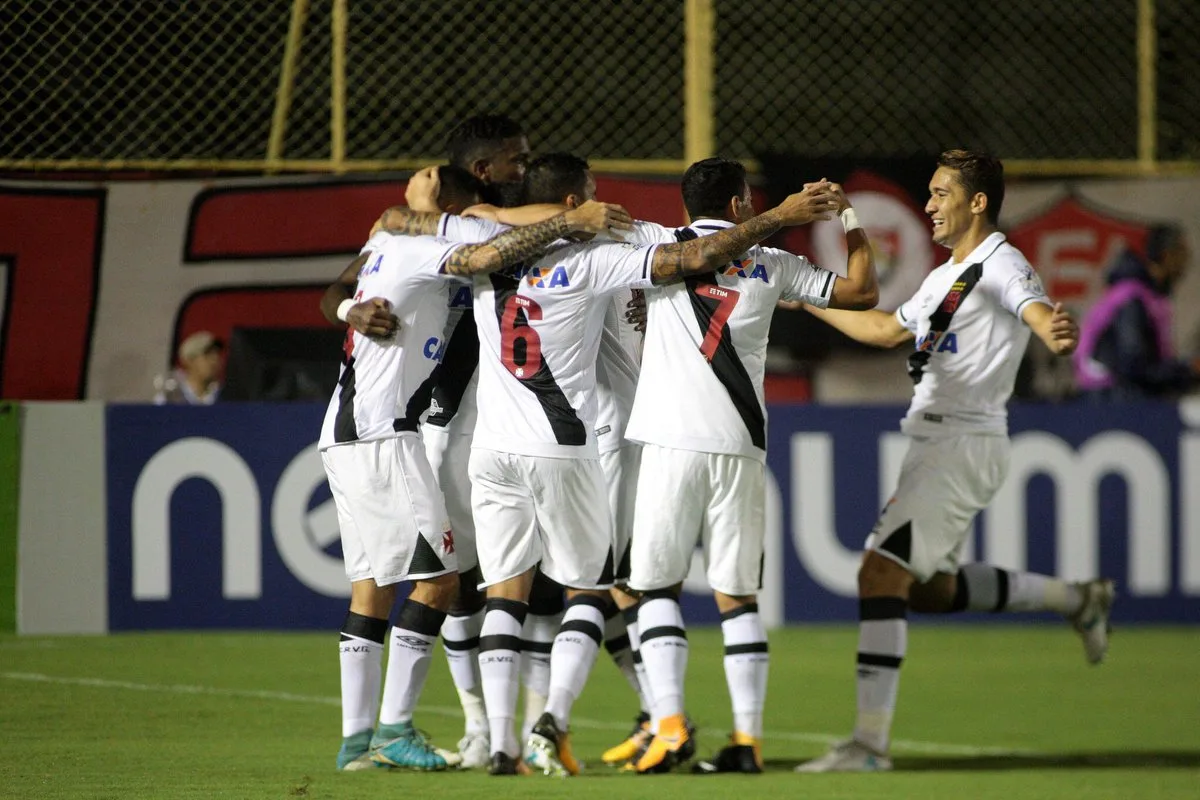 Milton Mendes elogia jovens do Vasco e diz que time superou desconfiança