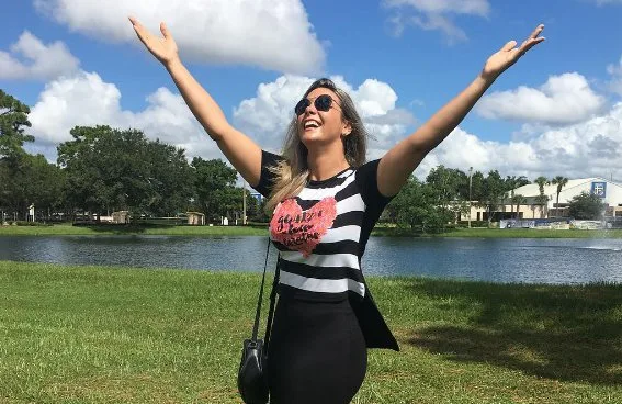 Após furacão em Orlando, Carla Perez posta foto para acalmar fãs