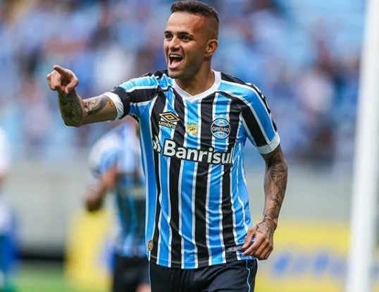 Presidente do Grêmio descarta troca de Luan por Clayson, do Corinthians