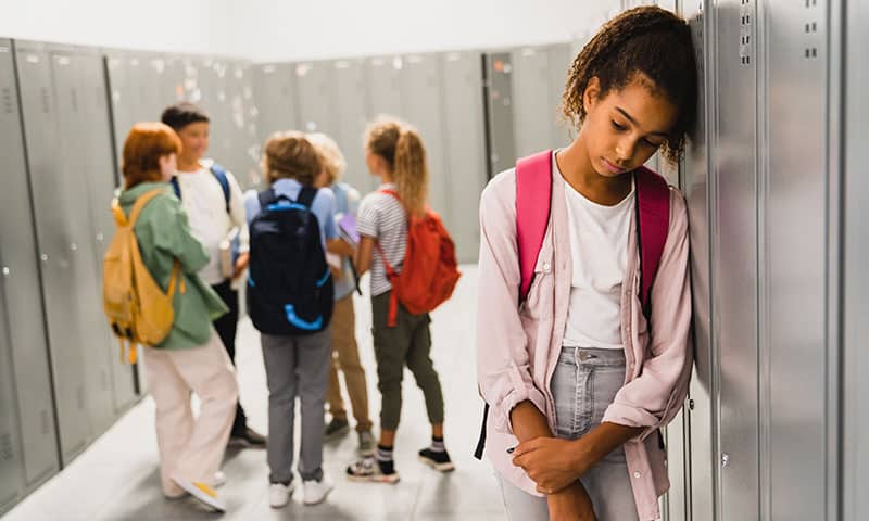 Pais e professores vivem dias angustiantes. Afinal, temos presenciado uma onda de ataques e violência que têm o ambiente escolar.