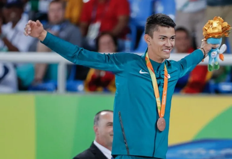 Saltador Rodrigo Parreira leva 2ª prata do dia do Brasil no atletismo do Rio-2016