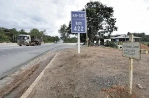 Moradores protestam e bloqueiam trecho da BR-381 em São Mateus, Norte do ES