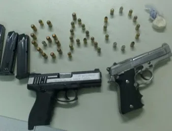 Polícia invade festa clandestina e apreende armas e drogas em bairro de Vila Velha